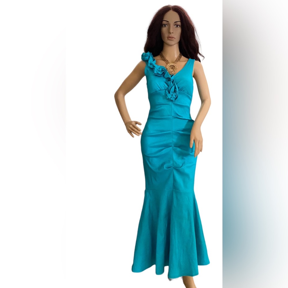 La Scala sleeveless ruffle dress/prom dress(junior)